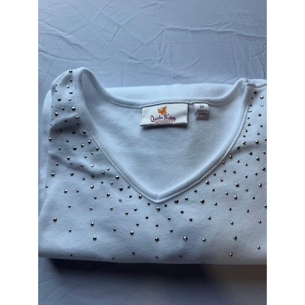 Quacker Factory White Studded V-Neck Short Sleeve Top Womens 2X Silver Accents